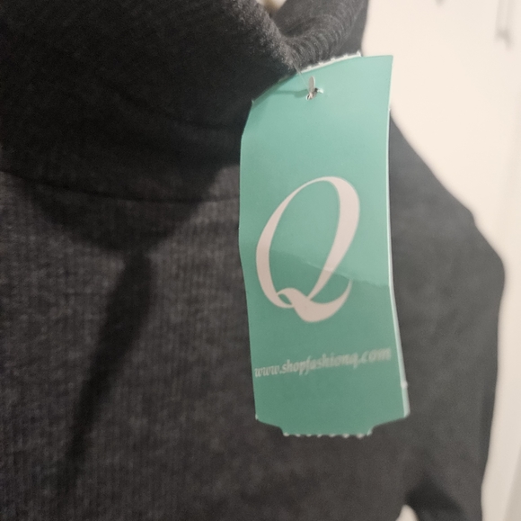 Tight fitting turtle neck - Picture 3 of 4